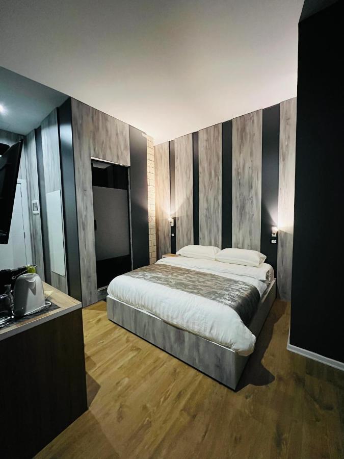 Colombia Apartments&Rooms Durrës Exterior foto